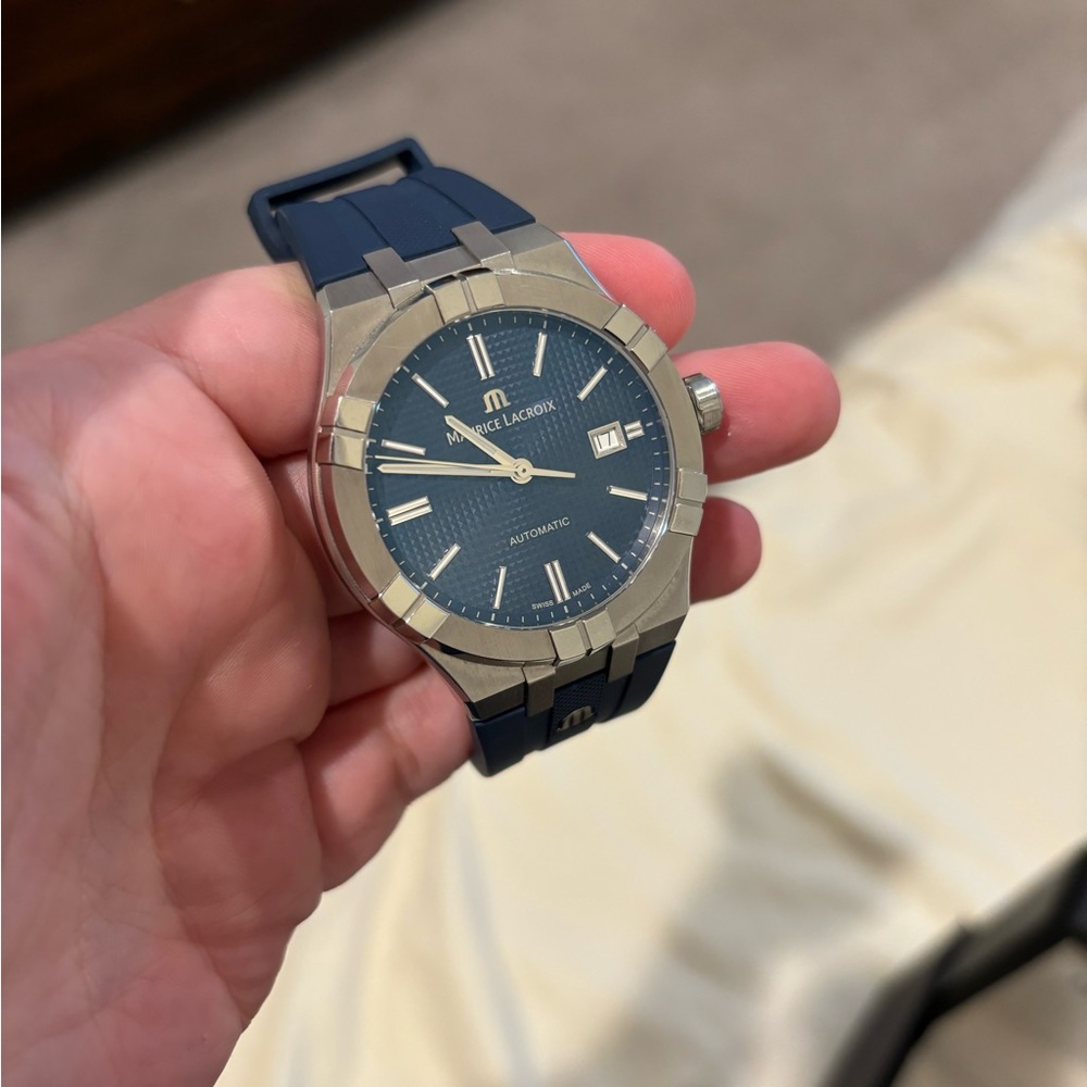 MAURICE LACROIX AIKON AUTOMATIC DATE 42MM